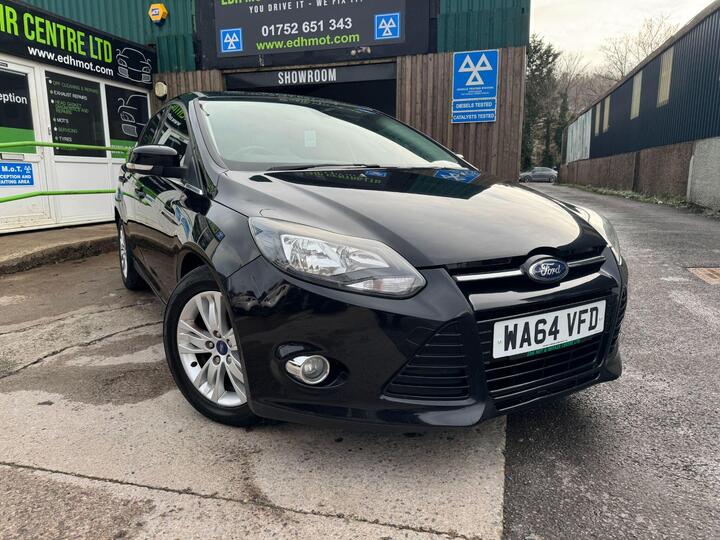 Ford Focus 1.0T EcoBoost Titanium Navigator Euro 5 (s/s) 5dr