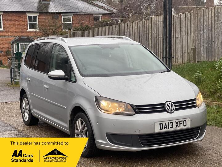 Volkswagen Touran 1.6 TDI SE Euro 5 5dr Volkswagen Touran 1.6 TDI SE Euro 5 5dr