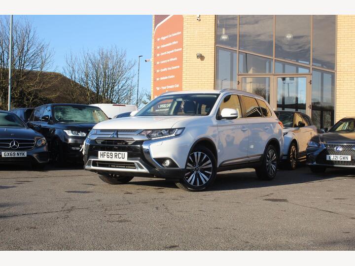 Mitsubishi Outlander 2.0 MIVEC Exceed CVT 4WD Euro 6 (s/s) 5dr Mitsubishi Outlander 2.0 MIVEC Exceed CVT 4WD Euro 6 (s/s) 5dr
