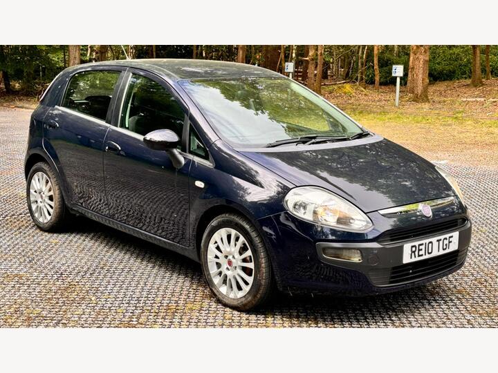 Fiat Punto Evo 1.4 MultiAir Eleganza Euro 5 (s/s) 5dr Fiat Punto Evo 1.4 MultiAir Eleganza Euro 5 (s/s) 5dr