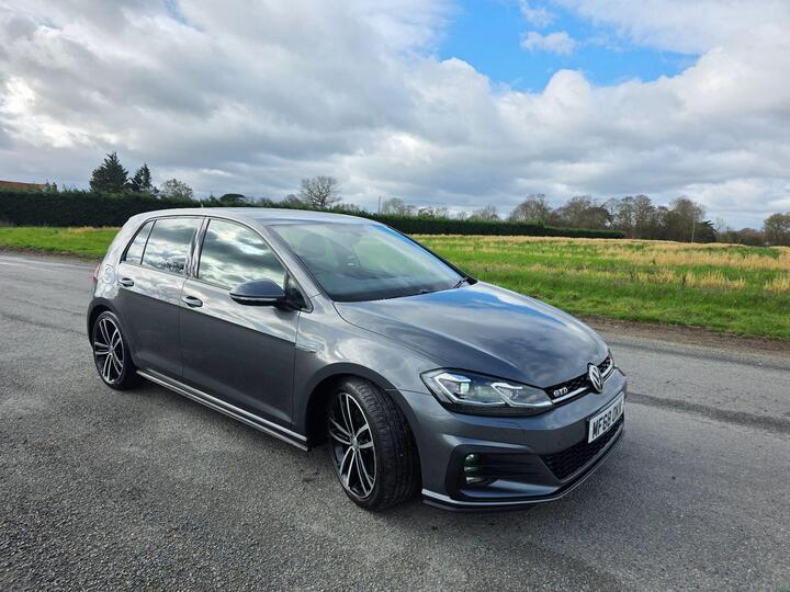 Volkswagen Golf 2.0 TDI GTD DSG Euro 6 (s/s) 5dr Volkswagen Golf 2.0 TDI GTD DSG Euro 6 (s/s) 5dr