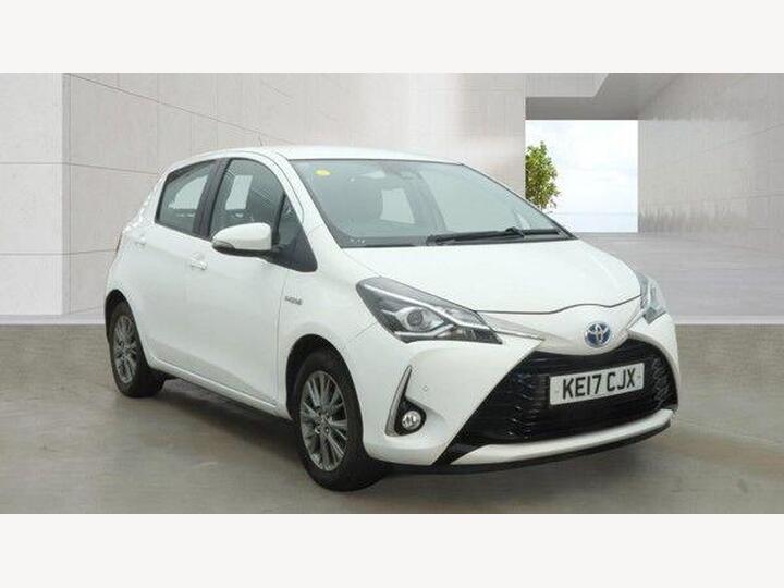Toyota Yaris 1.5 VVT-h Icon Tech E-CVT Euro 6 (s/s) 5dr