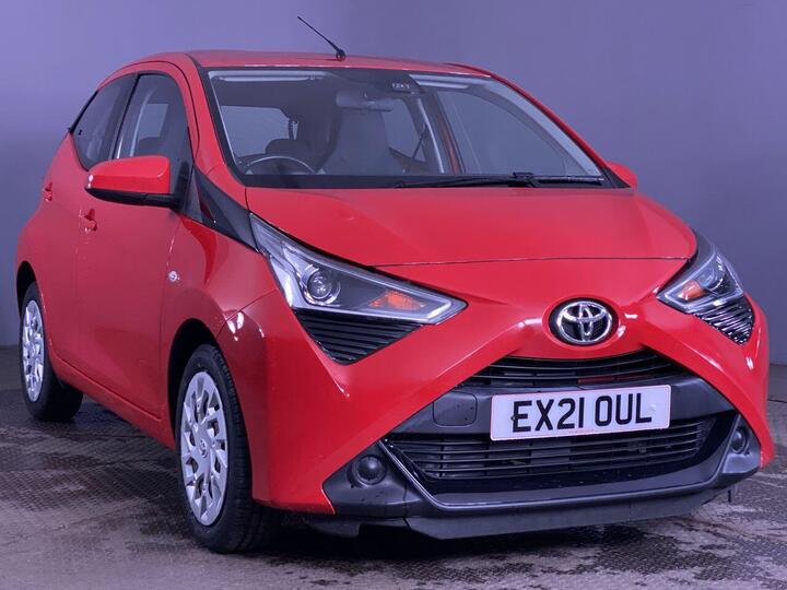 Toyota AYGO 1.0 VVT-i X-play X-shift Euro 6 5dr (Safety Sense)