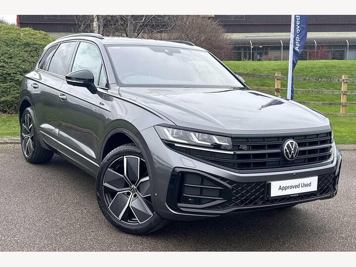 Volkswagen Touareg 3.0 TDI V6 Black Edition Tiptronic 4Motion Euro 6 (s/s) 5dr Volkswagen Touareg 3.0 TDI V6 Black Edition Tiptronic 4Motion Euro 6 (s/s) 5dr