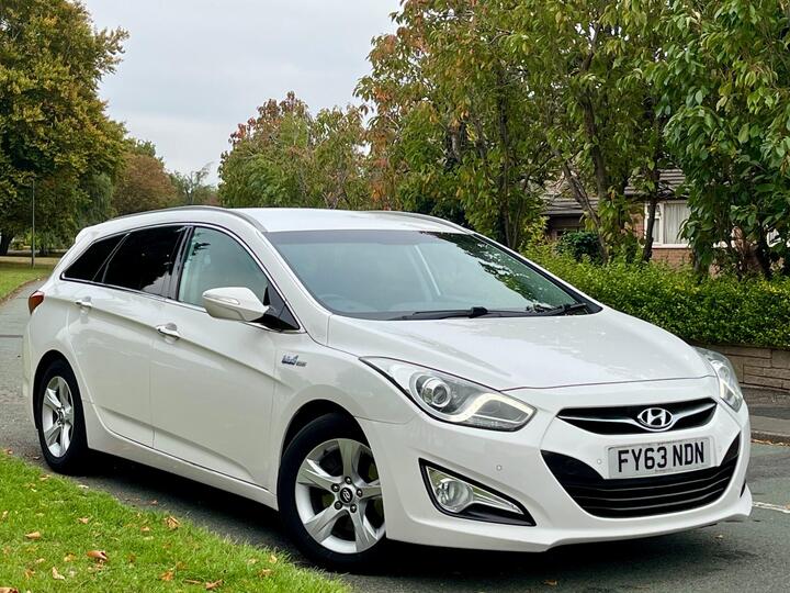 Hyundai I40 1.7 CRDi Blue Drive Style Euro 5 (s/s) 5dr Hyundai I40 1.7 CRDi Blue Drive Style Euro 5 (s/s) 5dr