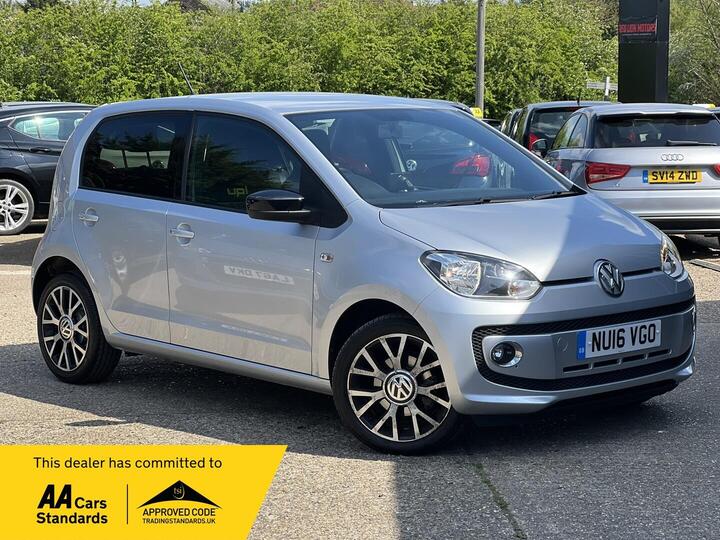 Volkswagen UP! 1.0 Street Up! Euro 6 5dr Volkswagen UP! 1.0 Street Up! Euro 6 5dr
