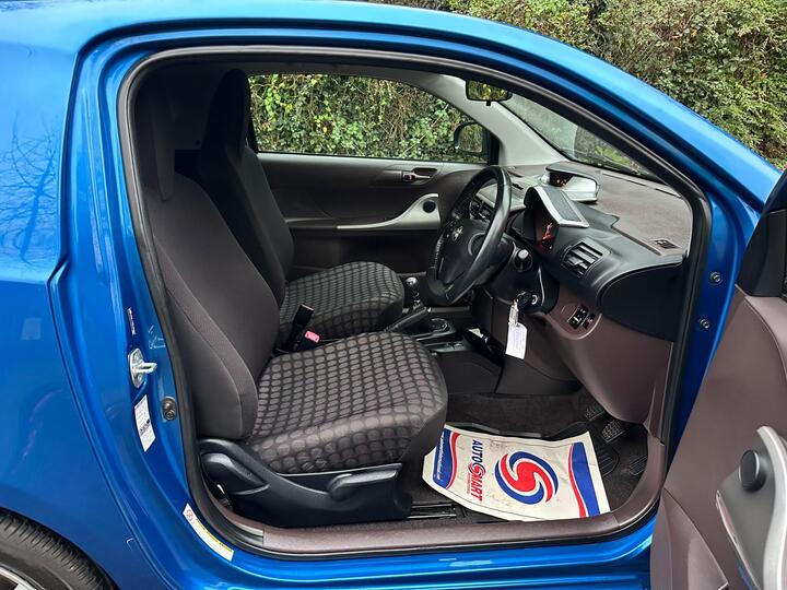 Toyota IQ 1.0 VVT-i Euro 4 3dr