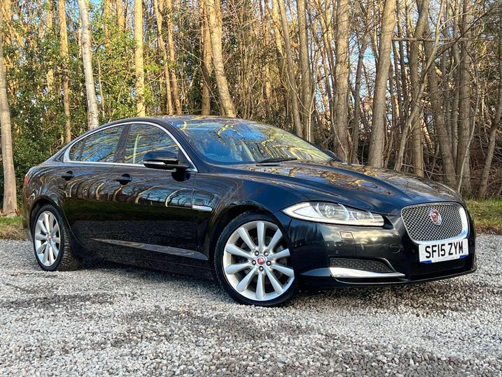 Jaguar XF 2.0 D200 MHEV R-Dynamic SE Black Auto AWD Euro 6 (s/s) 5dr Jaguar XF 2.0 D200 MHEV R-Dynamic SE Black Auto AWD Euro 6 (s/s) 5dr