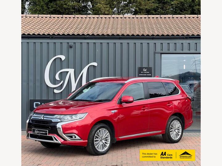 Mitsubishi OUTLANDER 2.4h TwinMotor 13.8kWh 4h CVT 4WD Euro 6 (s/s) 5dr Mitsubishi OUTLANDER 2.4h TwinMotor 13.8kWh 4h CVT 4WD Euro 6 (s/s) 5dr