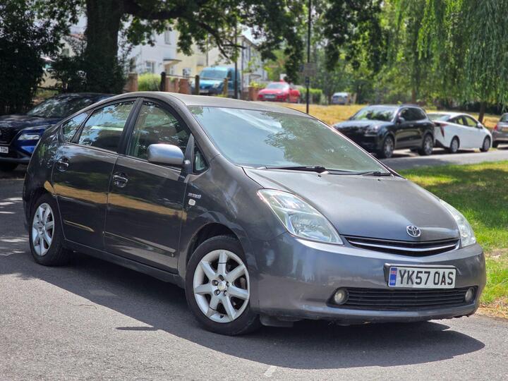 Toyota Prius 1.5 T4 CVT 5dr Toyota Prius 1.5 T4 CVT 5dr