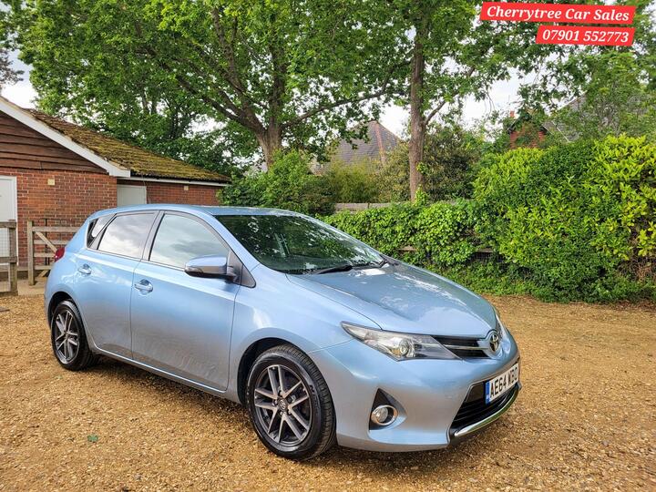Toyota Auris 1.33 Dual VVT-i Icon Plus Euro 5 (s/s) 5dr Toyota Auris 1.33 Dual VVT-i Icon Plus Euro 5 (s/s) 5dr