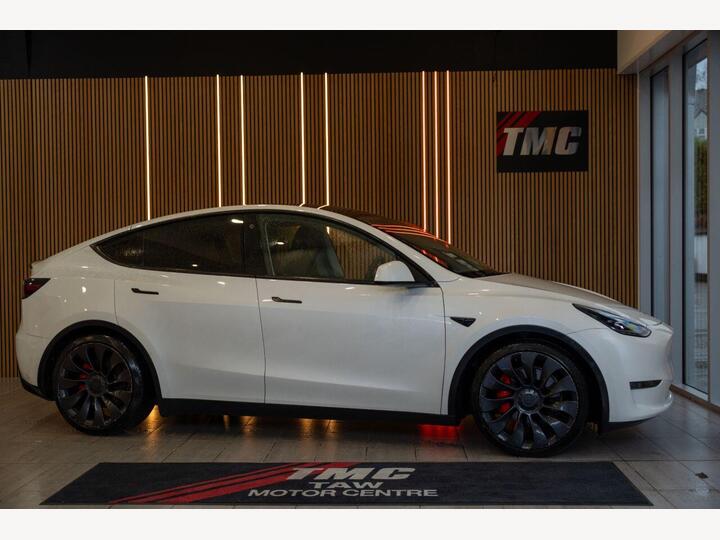 Tesla MODEL Y (Dual Motor) Performance Auto 4WDE 5dr