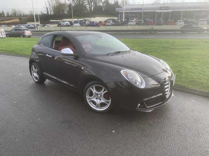 Alfa Romeo MiTo 1.6 JTDM-2 Distinctive Euro 5 (s/s) 3dr Alfa Romeo MiTo 1.6 JTDM-2 Distinctive Euro 5 (s/s) 3dr