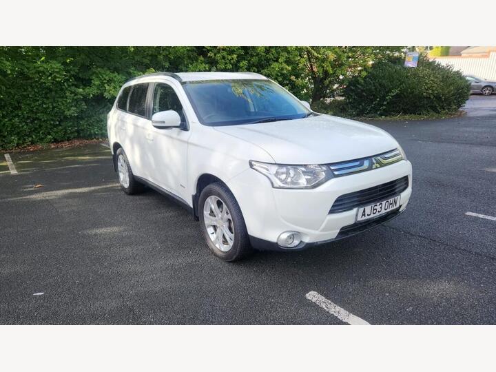 Mitsubishi OUTLANDER DI-D GX 3 DIESEL ESTATE 2.2 DI-D GX3 4WD Euro 5 (s/s) 5dr Mitsubishi OUTLANDER DI-D GX 3 DIESEL ESTATE 2.2 DI-D GX3 4WD Euro 5 (s/s) 5dr