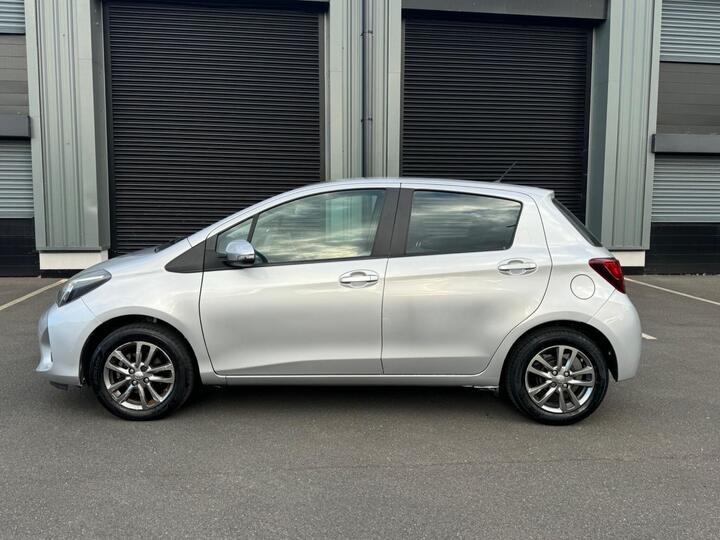 Toyota Yaris 1.33 Dual VVT-i Icon Multidrive S Euro 5 5dr Euro 5