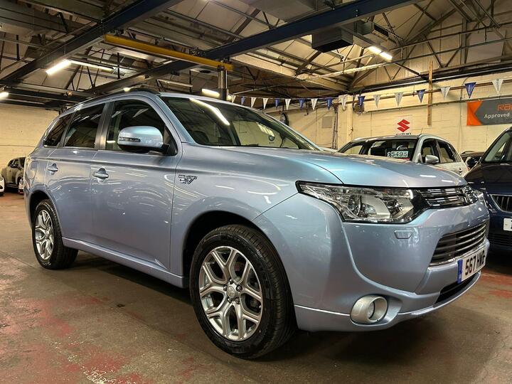 Mitsubishi Outlander 2.0h 12kWh GX4h CVT 4WD Euro 5 (s/s) 5dr Mitsubishi Outlander 2.0h 12kWh GX4h CVT 4WD Euro 5 (s/s) 5dr