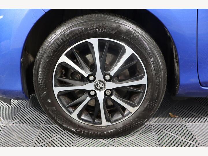 Toyota YARIS 1.5 VVT-h Icon Tech E-CVT Euro 6 (s/s) 5dr