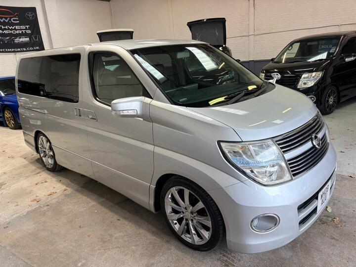 Nissan Elgrand 2.5 Highway Star- Leather Seats*Power Door*Aftermarket Wheels-Now In Stock Nissan Elgrand 2.5 Highway Star- Leather Seats*Power Door*Aftermarket Wheels-Now In Stock