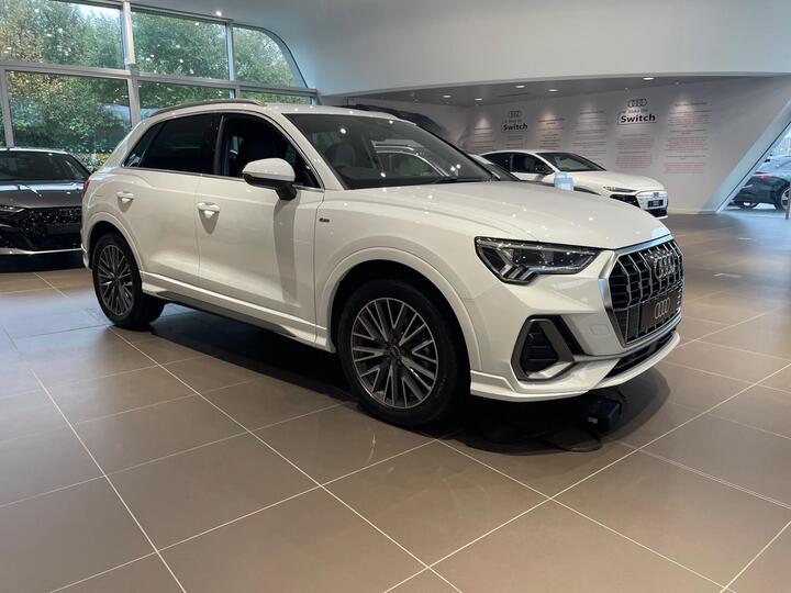 Audi Q3 1.5 TFSI CoD 35 S Line Euro 6 (s/s) 5dr