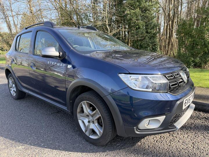 Dacia SANDERO STEPWAY 1.5 DCi Laureate Euro 6 (s/s) 5dr Dacia SANDERO STEPWAY 1.5 DCi Laureate Euro 6 (s/s) 5dr