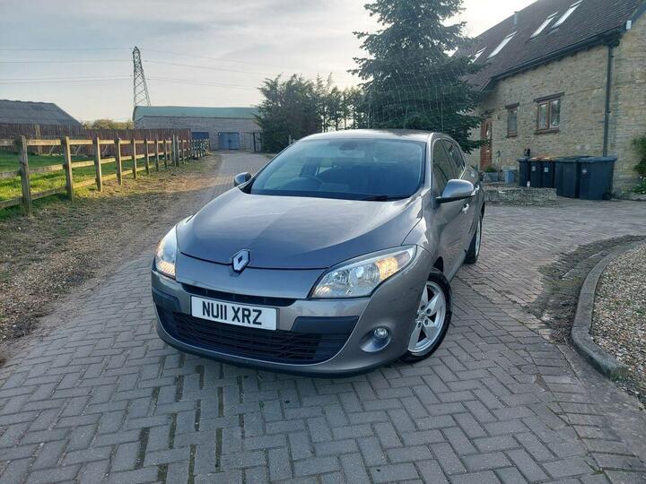 Renault MEGANE 1.6 16V Dynamique TomTom Euro 5 5dr