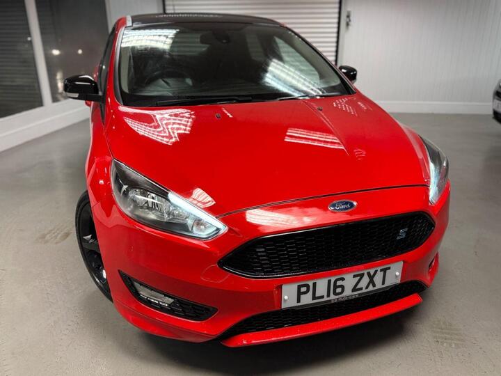Ford FOCUS 1.5T EcoBoost Zetec S Red Edition Euro 6 (s/s) 5dr