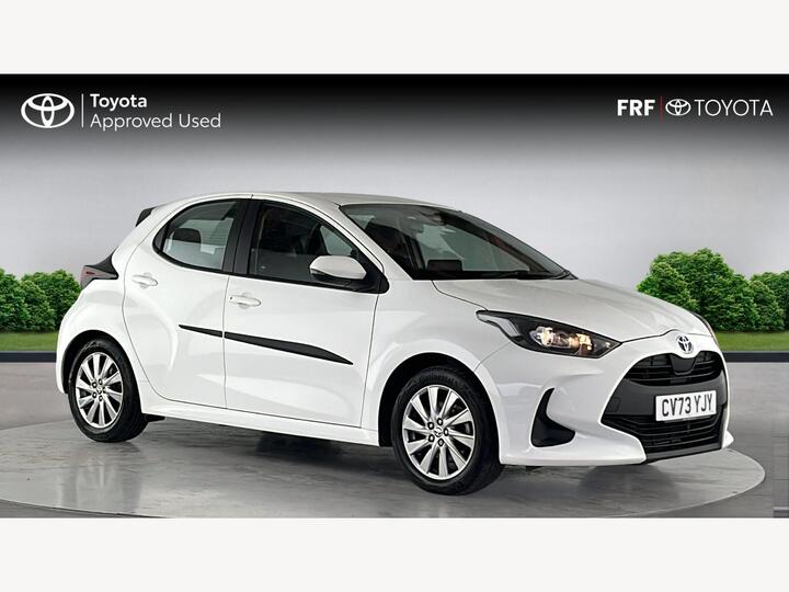 Toyota Yaris 1.5 VVT-h Icon E-CVT Euro 6 (s/s) 5dr Toyota Yaris 1.5 VVT-h Icon E-CVT Euro 6 (s/s) 5dr