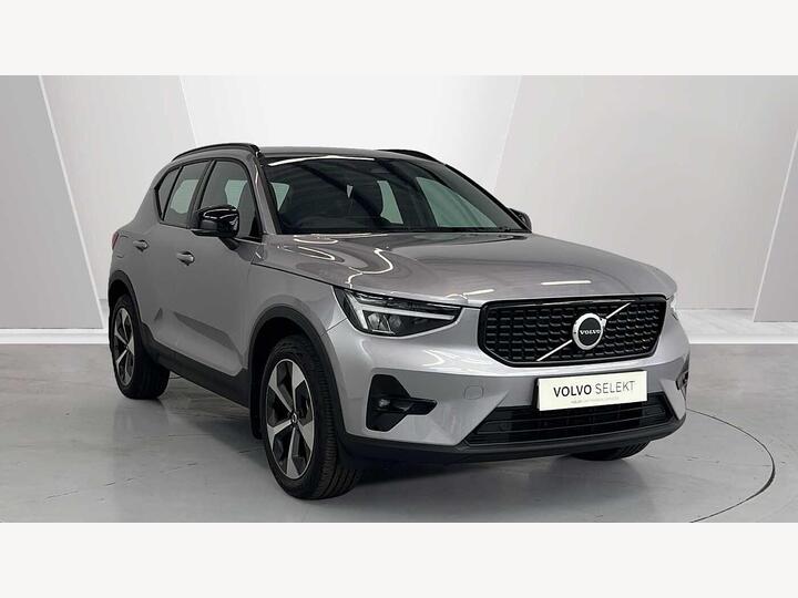 Volvo XC40 2.0 B3 MHEV Plus Dark DCT Auto Euro 6 (s/s) 5dr