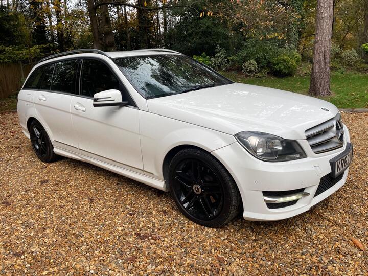 Mercedes-Benz C Class 2.1 C220 CDI BlueEfficiency AMG Sport G-Tronic+ Euro 5 (s/s) 5dr Mercedes-Benz C Class 2.1 C220 CDI BlueEfficiency AMG Sport G-Tronic+ Euro 5 (s/s) 5dr