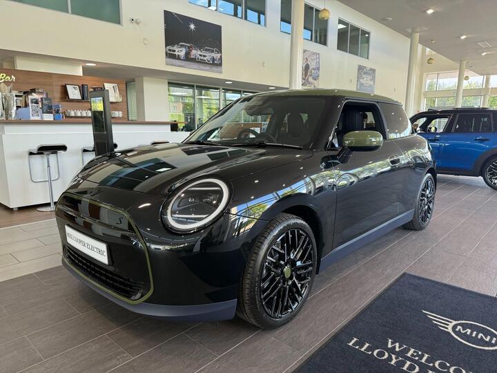 MINI Electric Cooper SE 54.2kWh Paul Smith Edition Auto 3dr