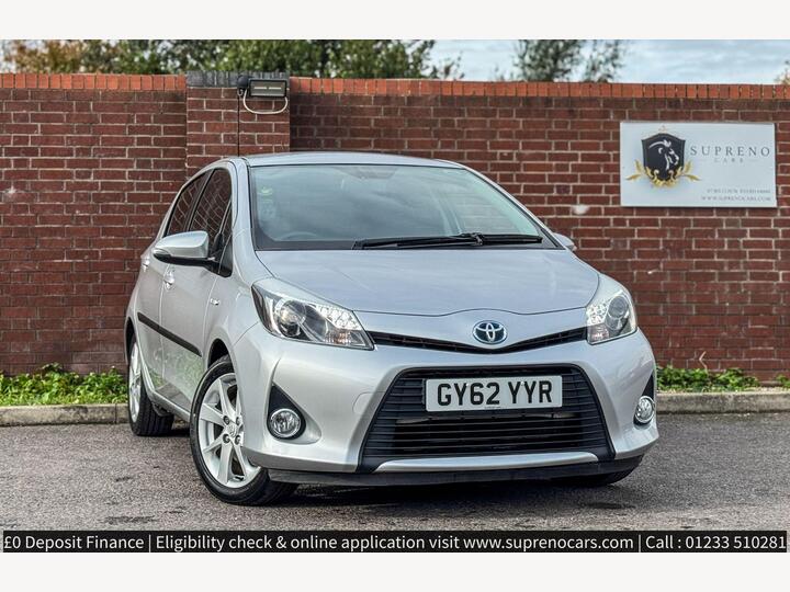 Toyota Yaris 1.5 VVT-h T Spirit CVT Euro 5 5dr Toyota Yaris 1.5 VVT-h T Spirit CVT Euro 5 5dr