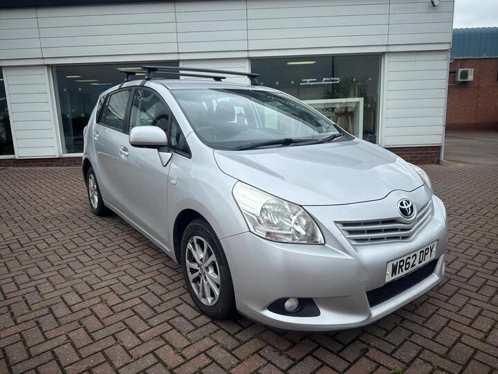 Toyota Verso 2.0 D-4D TR Euro 5 5dr Toyota Verso 2.0 D-4D TR Euro 5 5dr