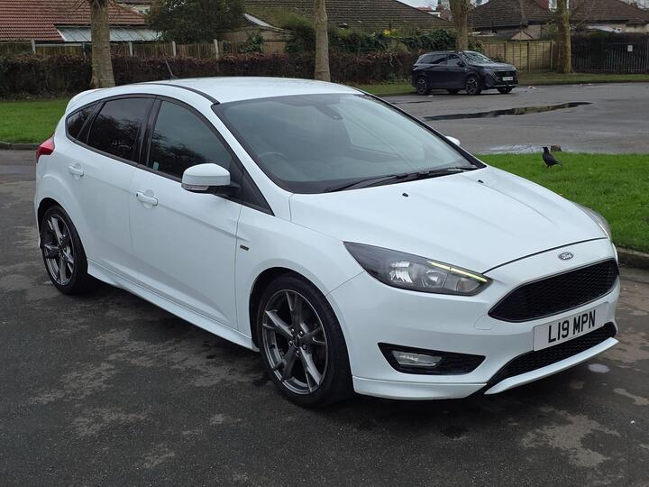 Ford Focus 1.0T EcoBoost ST-Line Euro 6 (s/s) 5dr