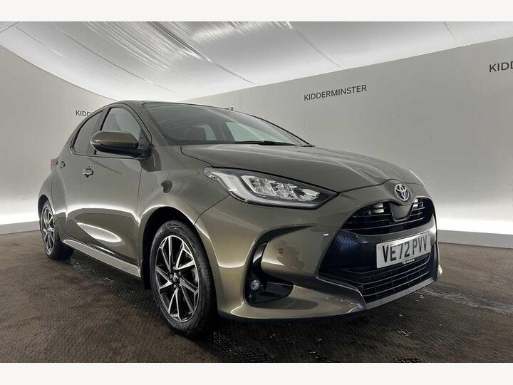 Toyota Yaris 1.5 VVT-h Design E-CVT Euro 6 (s/s) 5dr Toyota Yaris 1.5 VVT-h Design E-CVT Euro 6 (s/s) 5dr
