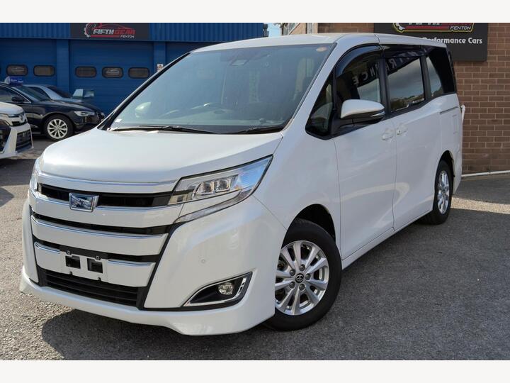Toyota Noah G 1.8 Hybrid