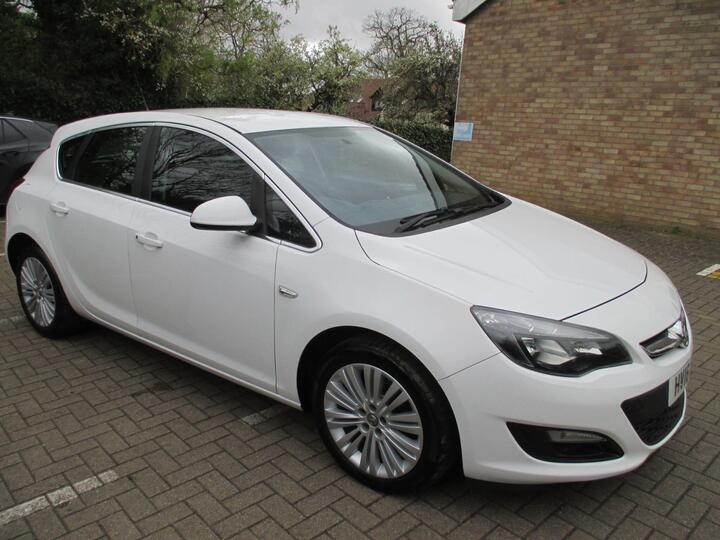 Vauxhall Astra 1.6i Excite Euro 6 5dr