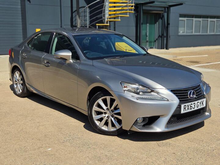 Lexus IS 2.5 300h Luxury E-CVT Euro 5 (s/s) 4dr