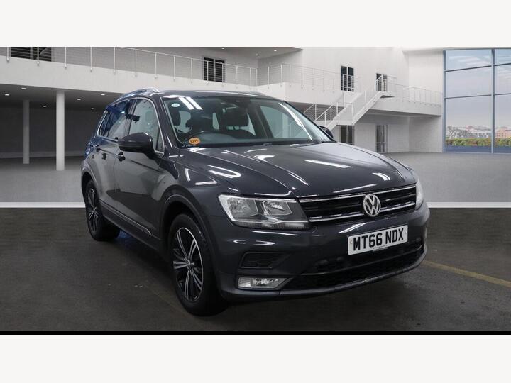 Volkswagen Tiguan 2.0 TDI BlueMotion Tech SE Navigation DSG Euro 6 (s/s) 5dr