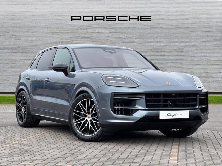 Porsche Cayenne 3.0 V6 E-Hybrid 25.9kWh Black Edition TiptronicS 4WD Euro 6 (s/s) 5dr Porsche Cayenne 3.0 V6 E-Hybrid 25.9kWh Black Edition TiptronicS 4WD Euro 6 (s/s) 5dr