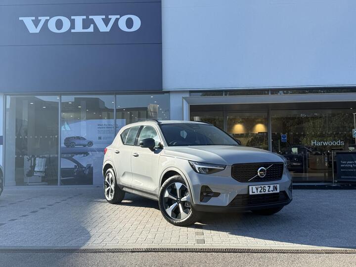Volvo XC40 2.0 B3 MHEV Plus Dark DCT Auto Euro 6 (s/s) 5dr