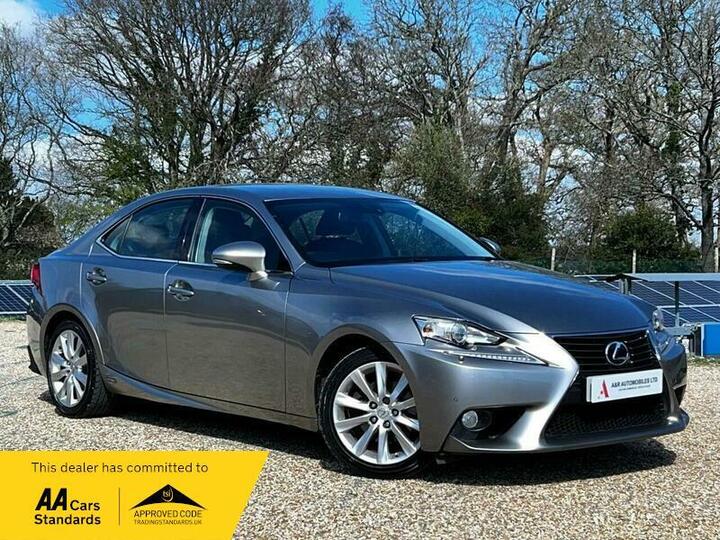 Lexus IS 2.5 300h Luxury E-CVT Euro 5 (s/s) 4dr