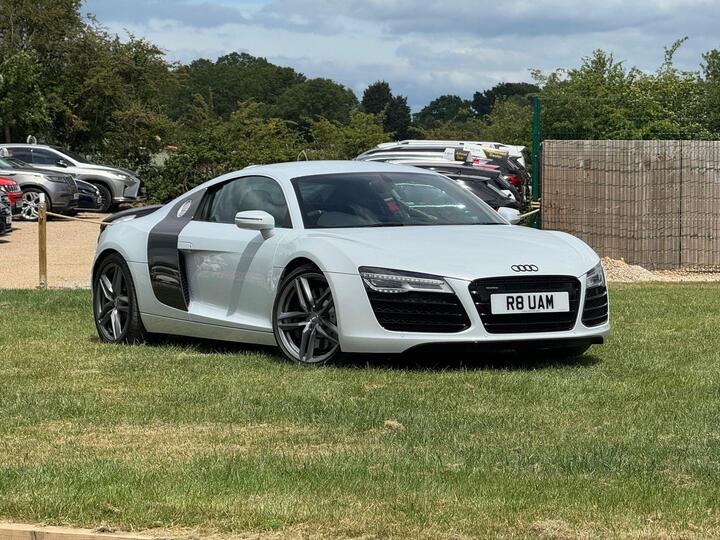 Audi R8 4.2 FSI V8 S Tronic Quattro Euro 5 2dr