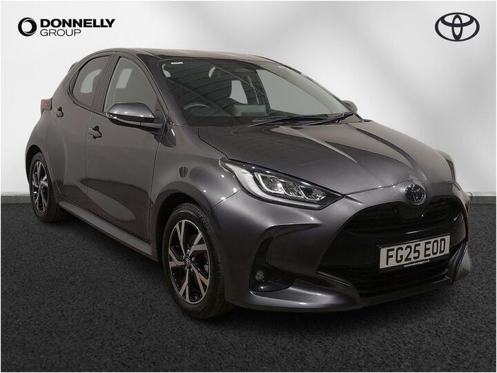 Toyota Yaris 1.5 VVT-h Design E-CVT Euro 6 (s/s) 5dr