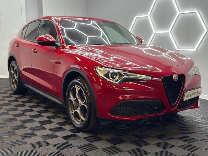 Alfa Romeo STELVIO 2.0T Sprint Auto Q4 AWD Euro 6 (s/s) 5dr Alfa Romeo STELVIO 2.0T Sprint Auto Q4 AWD Euro 6 (s/s) 5dr