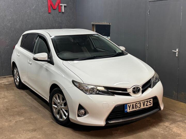 Toyota Auris 1.6 V-Matic Icon Euro 5 5dr Toyota Auris 1.6 V-Matic Icon Euro 5 5dr