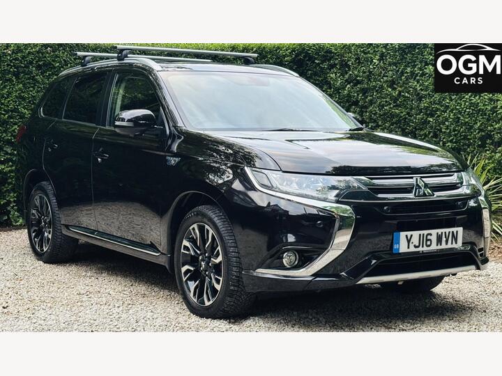 Mitsubishi Outlander 2.0h 12kWh GX4hs CVT 4WD Euro 6 (s/s) 5dr Mitsubishi Outlander 2.0h 12kWh GX4hs CVT 4WD Euro 6 (s/s) 5dr