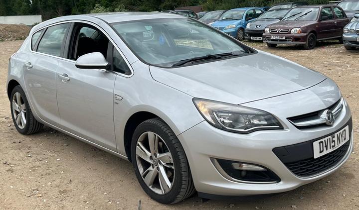 Cheap Vauxhall Astra - 1.4i SRi Euro 6 5dr - 2OWNER/NEW MOT/SERVICE HISTORY for sale in Slough, Berkshire