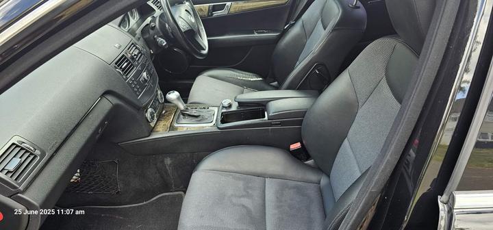 Mercedes-Benz C Class - 2.1 C220 CDI Sport Auto Euro 4 4dr - Image 16