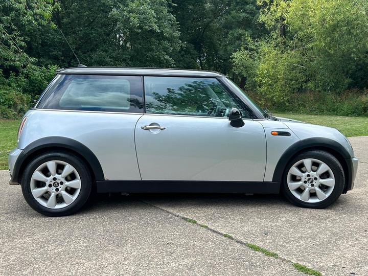 MINI Hatch - 1.6 Cooper Euro 4 3dr - Image 4