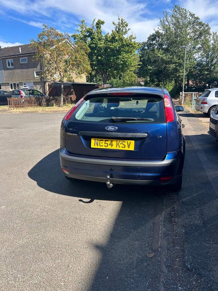 Ford Focus - 1.6 LX 5dr - cheap run around - Image 8